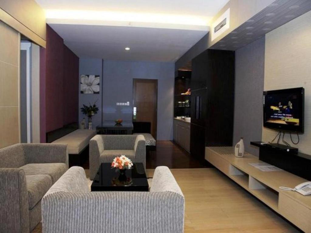 Green Valley Resort Purwokerto Bagian luar foto