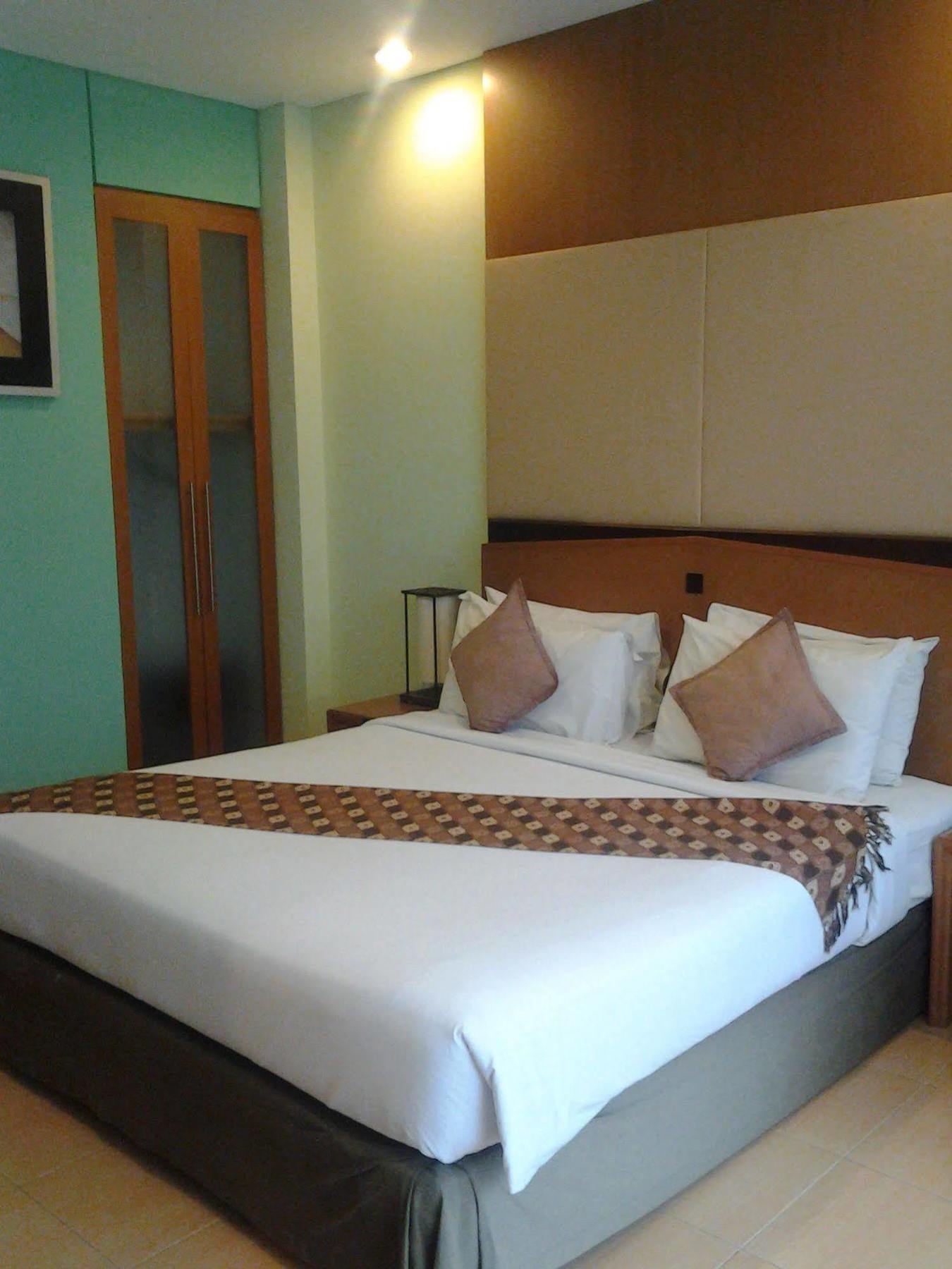 Green Valley Resort Purwokerto Bagian luar foto